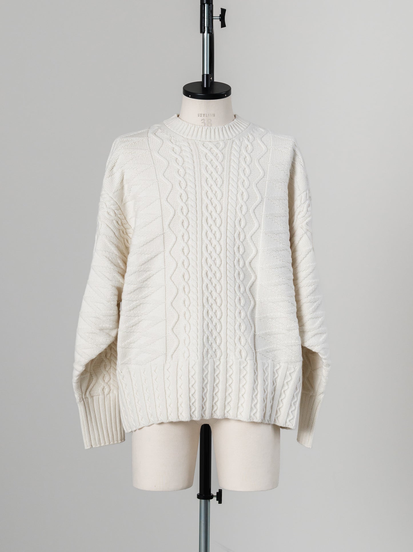 【PRE ORDER】multi cable sweater