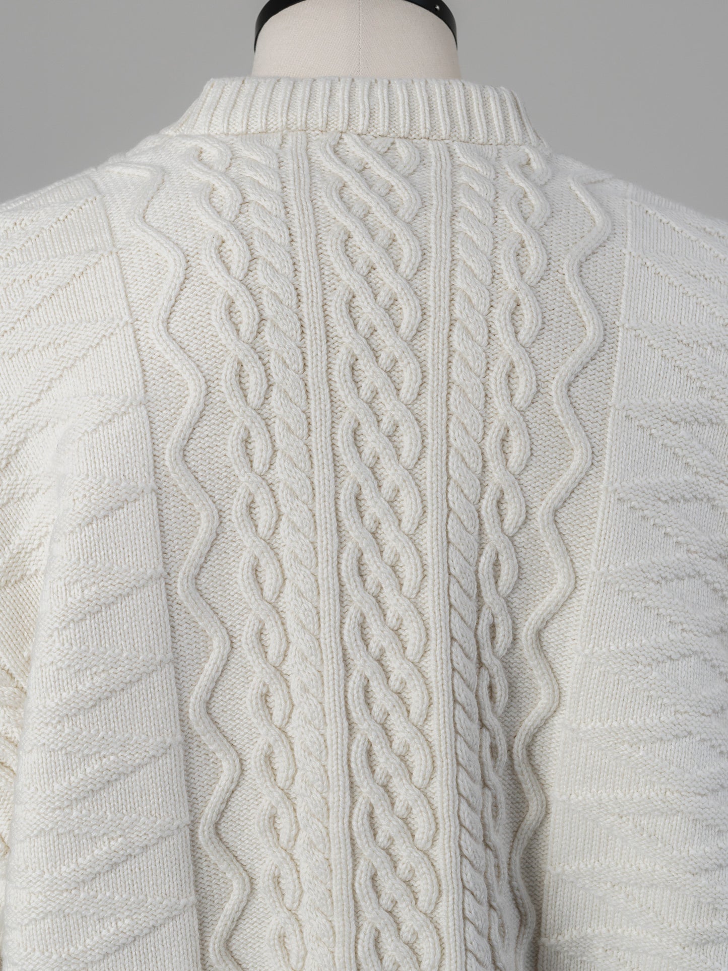 【PRE ORDER】multi cable sweater