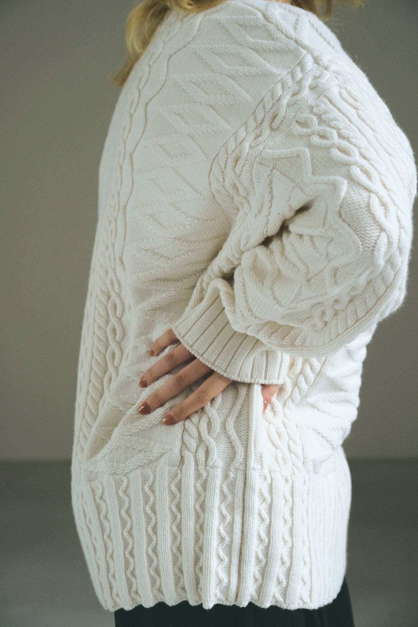 【PRE ORDER】multi cable sweater