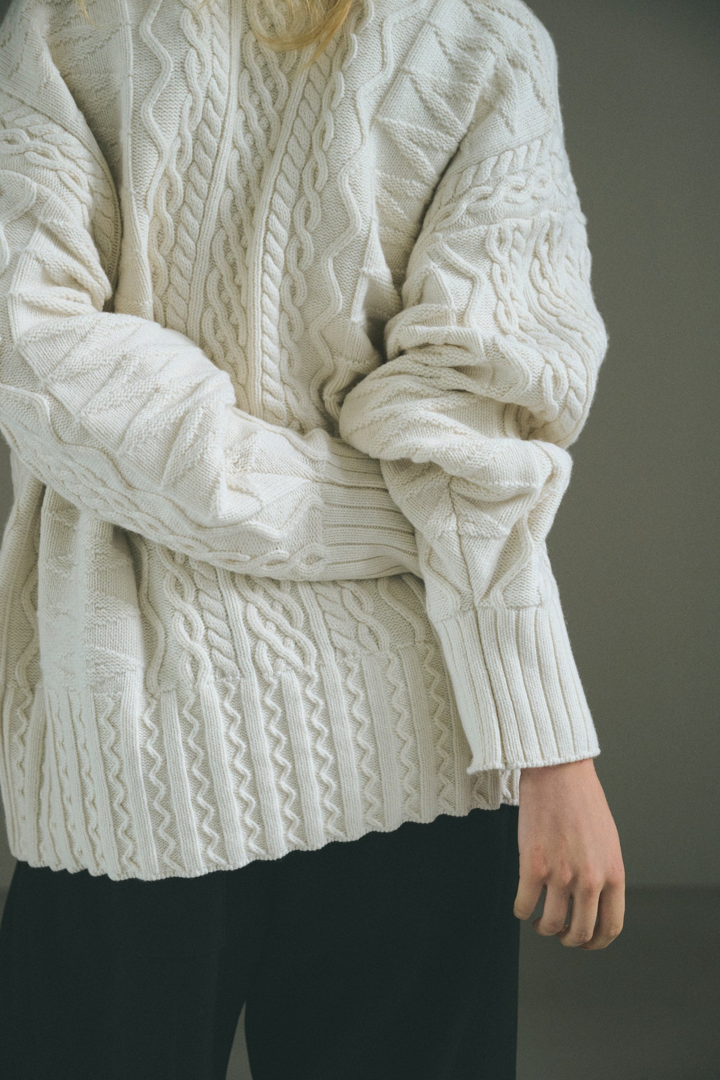 【PRE ORDER】multi cable sweater